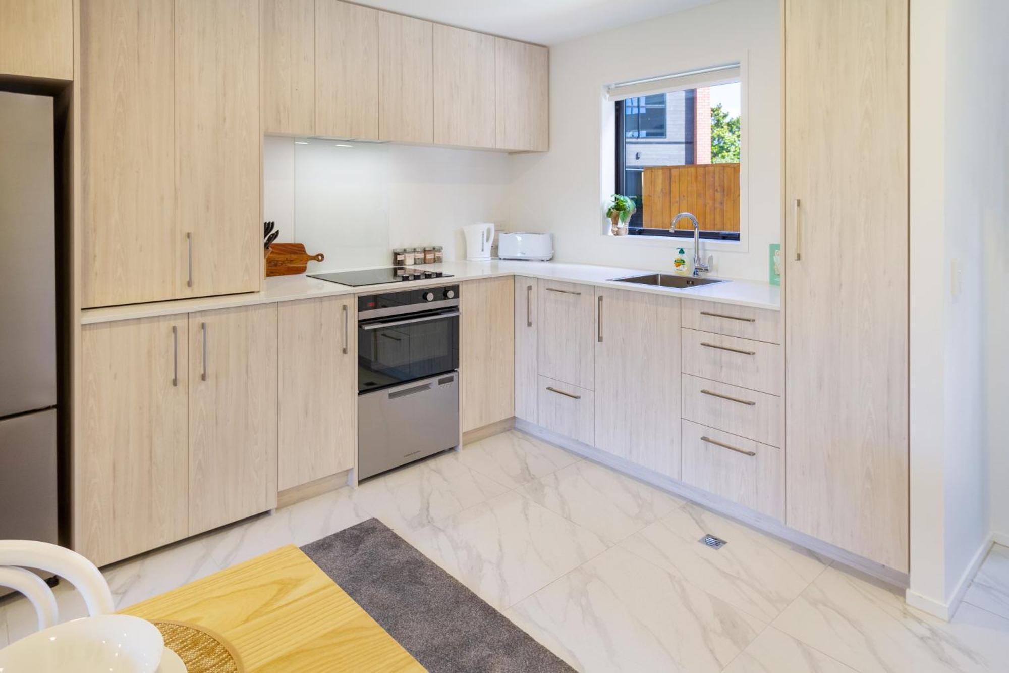 Chic 2-Bed Gem: Trust Arena Proximity - West Akl Appartement Auckland Buitenkant foto