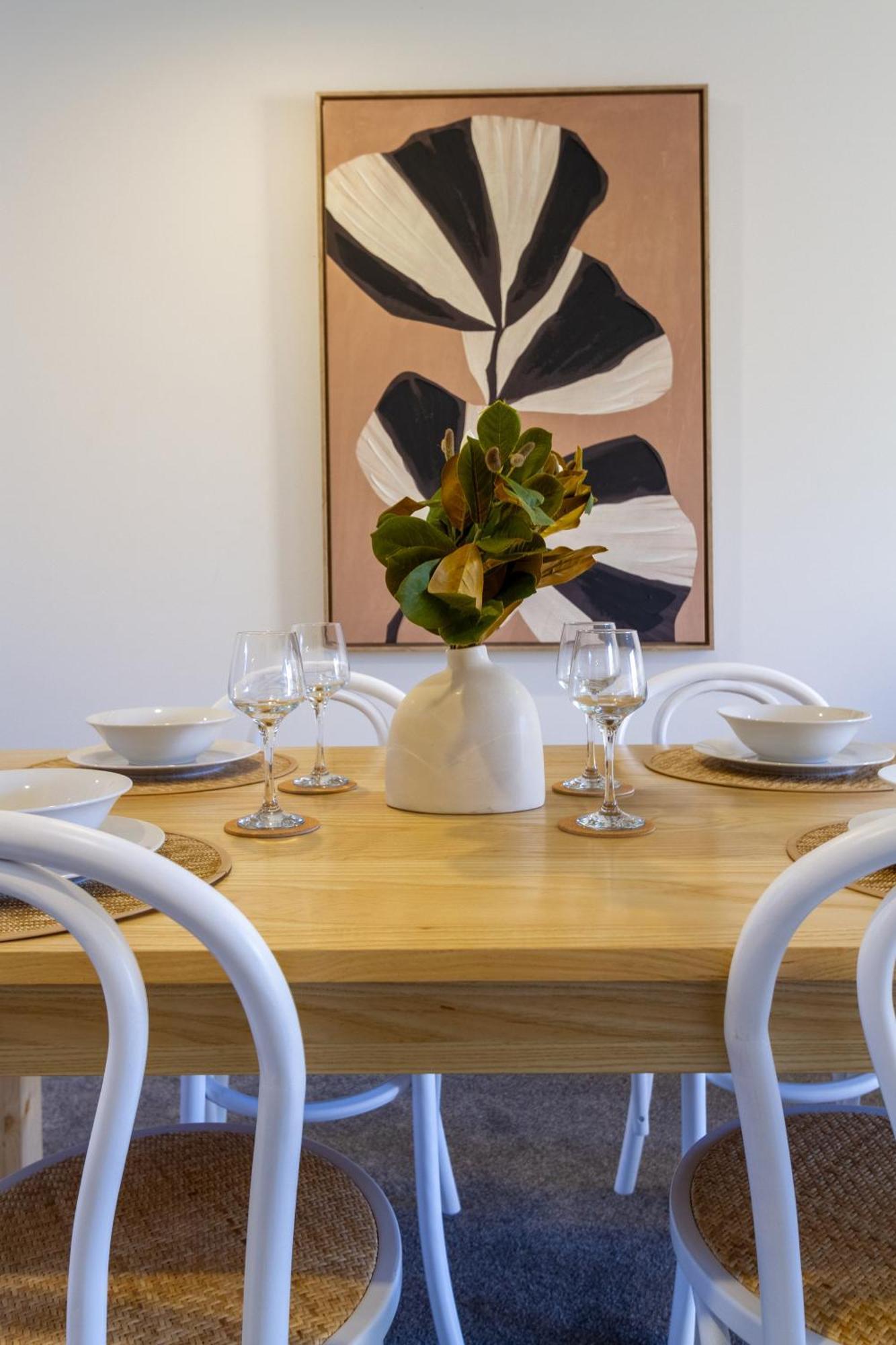 Chic 2-Bed Gem: Trust Arena Proximity - West Akl Appartement Auckland Buitenkant foto