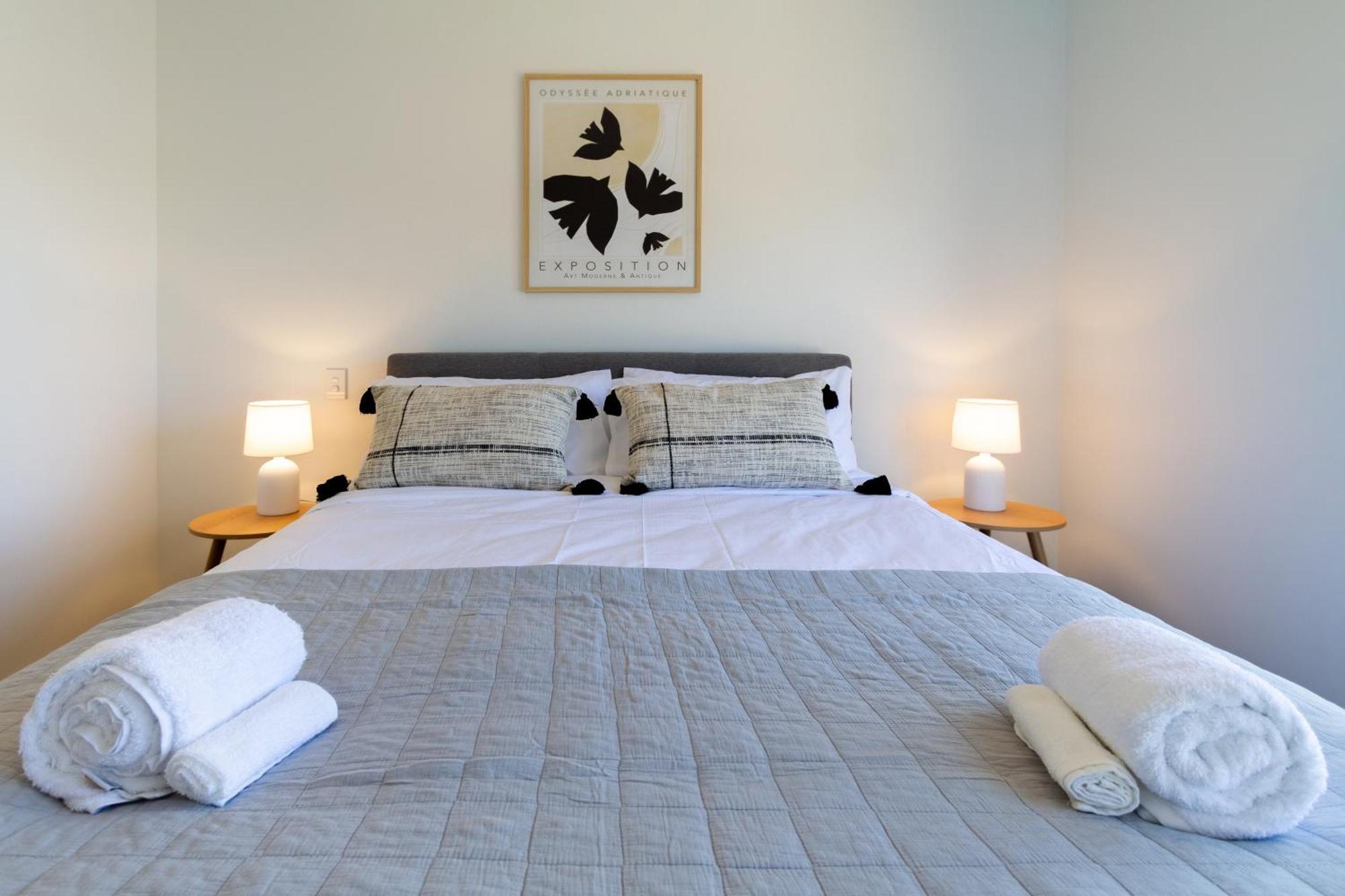Chic 2-Bed Gem: Trust Arena Proximity - West Akl Appartement Auckland Buitenkant foto