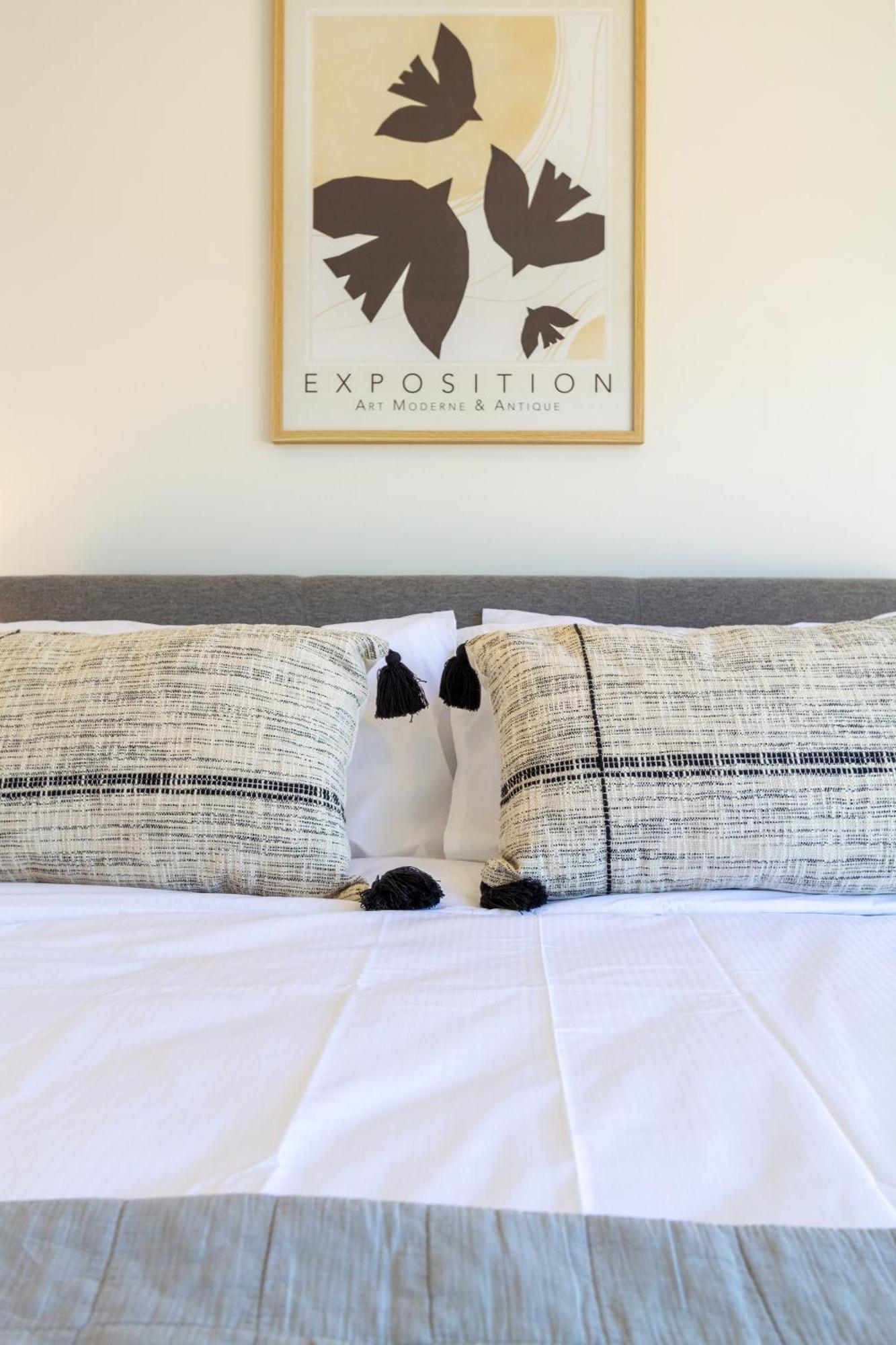 Chic 2-Bed Gem: Trust Arena Proximity - West Akl Appartement Auckland Buitenkant foto