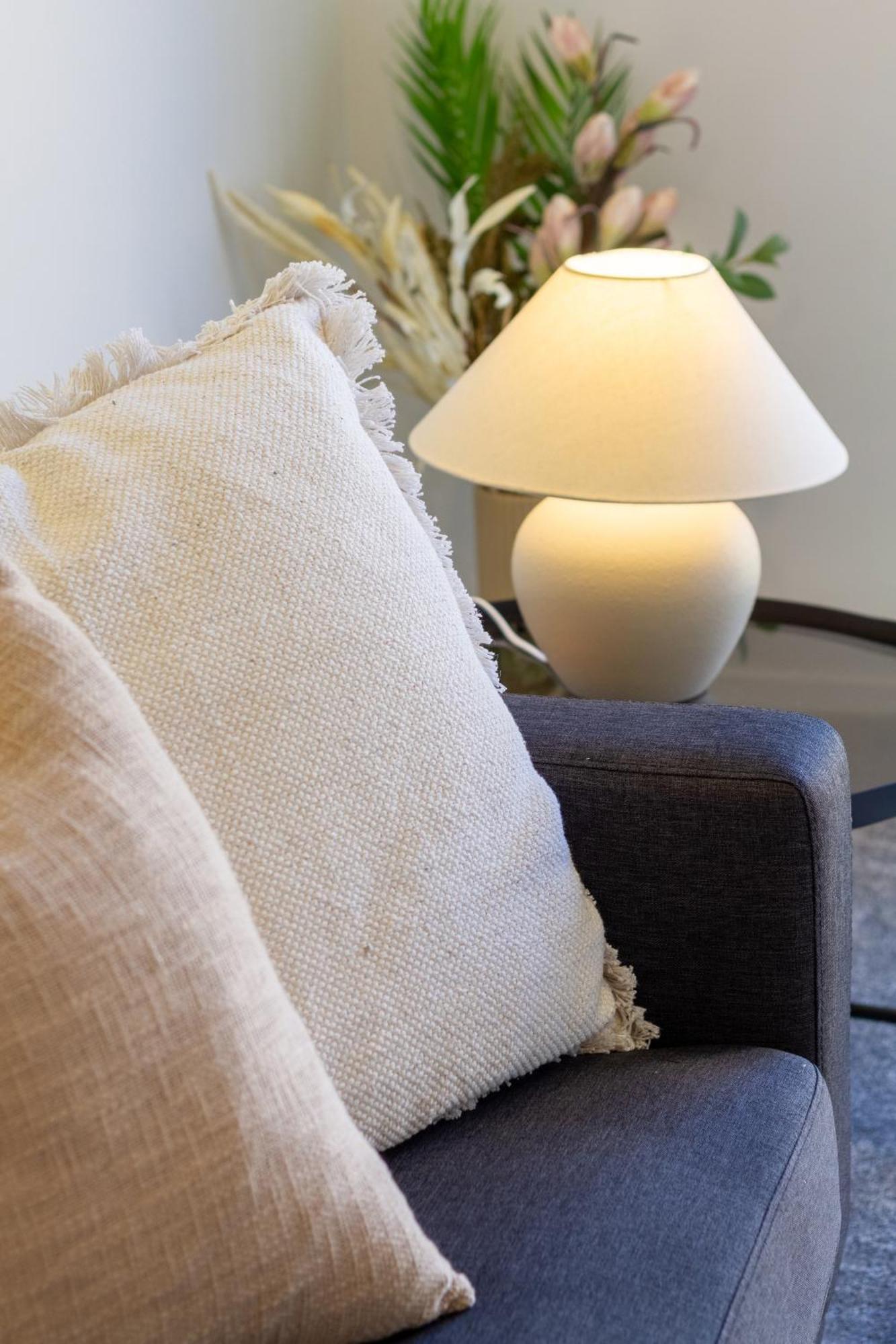 Chic 2-Bed Gem: Trust Arena Proximity - West Akl Appartement Auckland Buitenkant foto